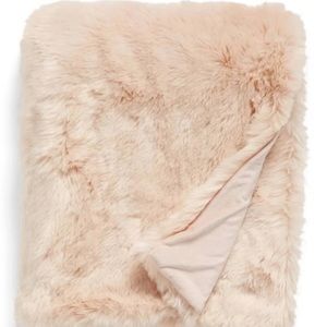 Nordstrom At Home Cuddle Throw
